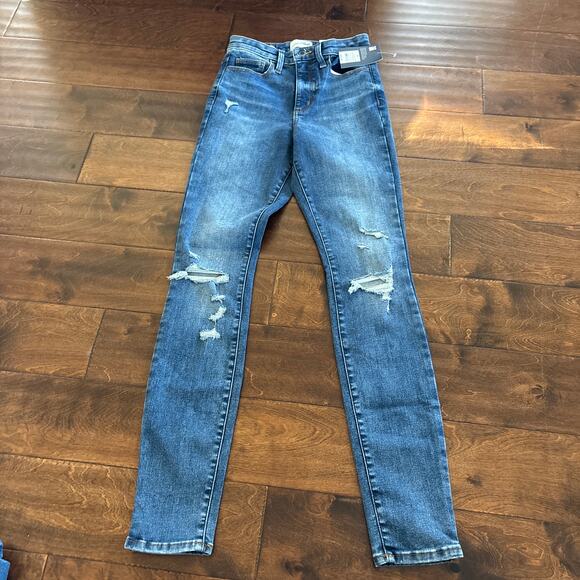 NWT Universal Thread High Rise Skinny Slim Leg Ripped Jeans Stretch Women 2 Long - Picture 1 of 7
